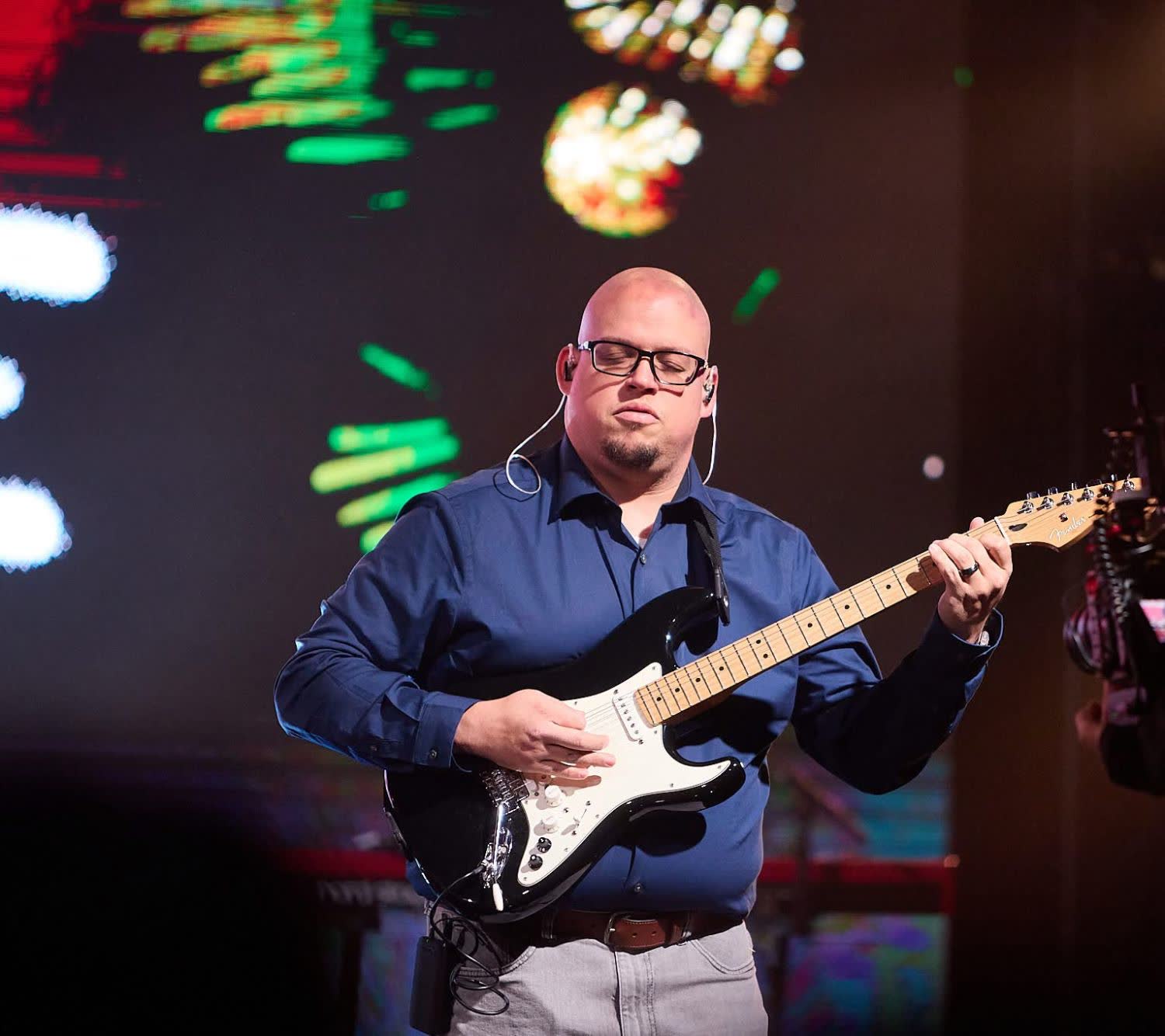 Frank Torres in concert